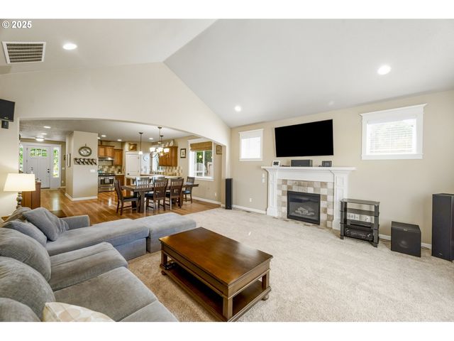 18515 ALADDIN Way, Oregon City, OR 97045