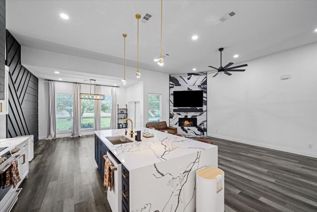 222 Meadowlark Drive, Wills Point, TX 75169