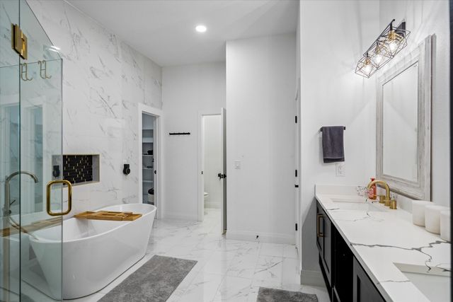 222 Meadowlark Drive, Wills Point, TX 75169