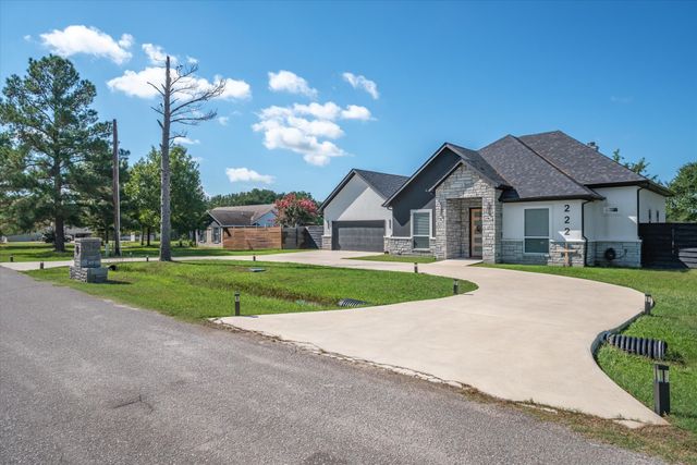 222 Meadowlark Drive, Wills Point, TX 75169