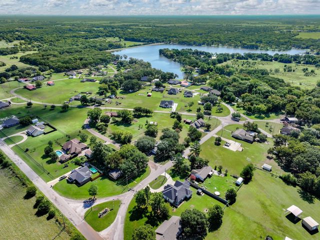 222 Meadowlark Drive, Wills Point, TX 75169