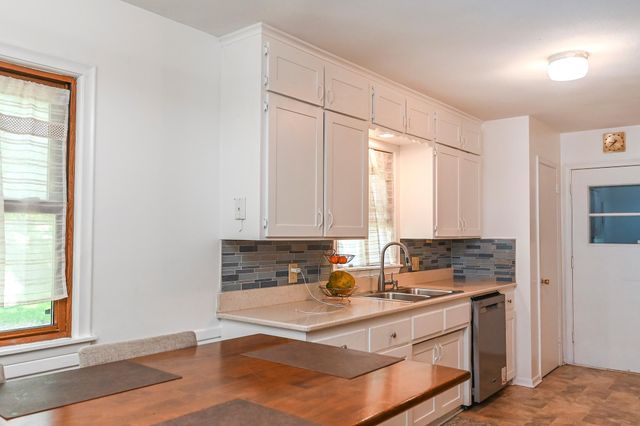 6201 Riverview Terrace NE, Fridley, MN 55432