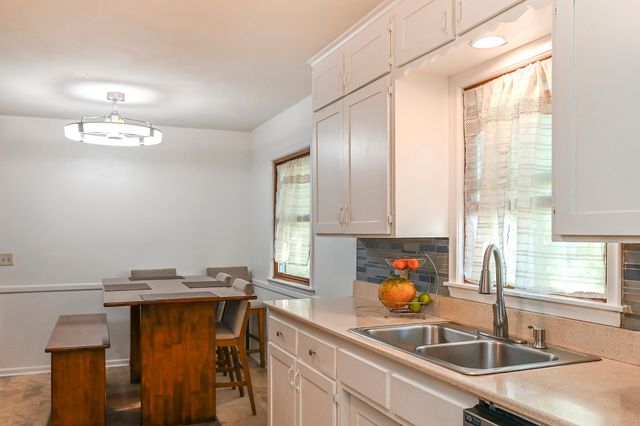 6201 Riverview Terrace NE, Fridley, MN 55432