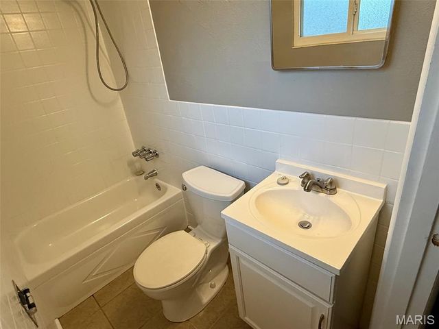 1370 Flicker Drive, Florissant, MO 63031