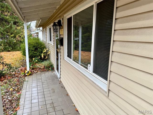 1370 Flicker Drive, Florissant, MO 63031