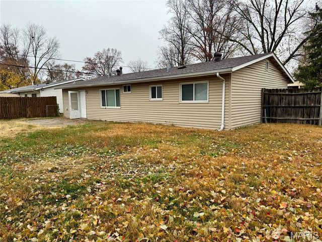 1370 Flicker Drive, Florissant, MO 63031