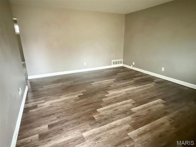 1370 Flicker Drive, Florissant, MO 63031