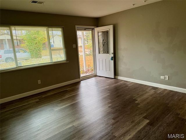 1370 Flicker Drive, Florissant, MO 63031