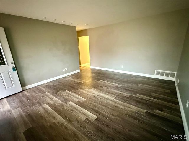 1370 Flicker Drive, Florissant, MO 63031