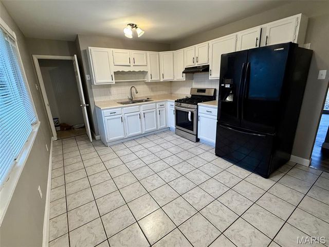 1370 Flicker Drive, Florissant, MO 63031