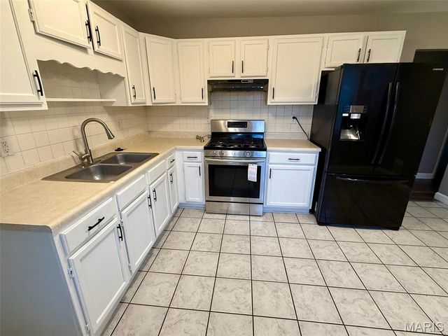 1370 Flicker Drive, Florissant, MO 63031