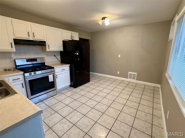 1370 Flicker Drive, Florissant, MO 63031