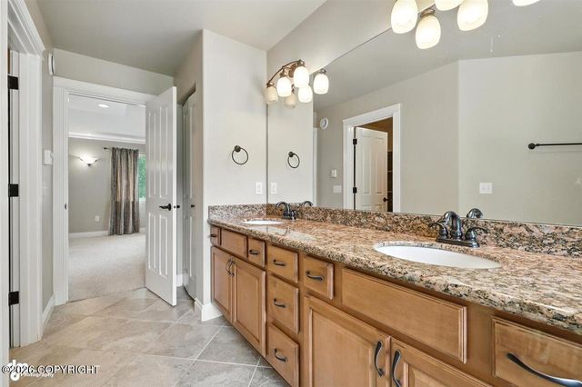 5620 S Hanson Loop, Wasilla, AK 99623