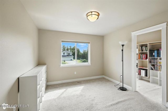 5620 S Hanson Loop, Wasilla, AK 99623