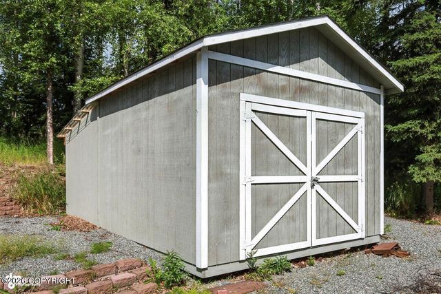 5620 S Hanson Loop, Wasilla, AK 99623