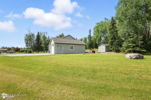 5620 S Hanson Loop, Wasilla, AK 99623