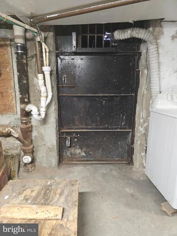 6001 UPLAND ST, Philadelphia, PA 19142