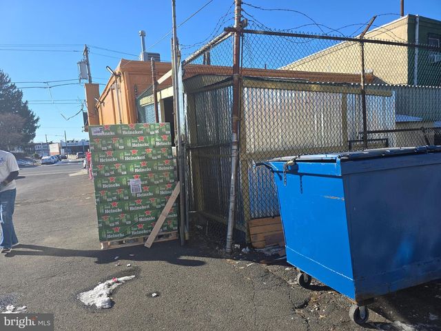 6001 UPLAND ST, Philadelphia, PA 19142