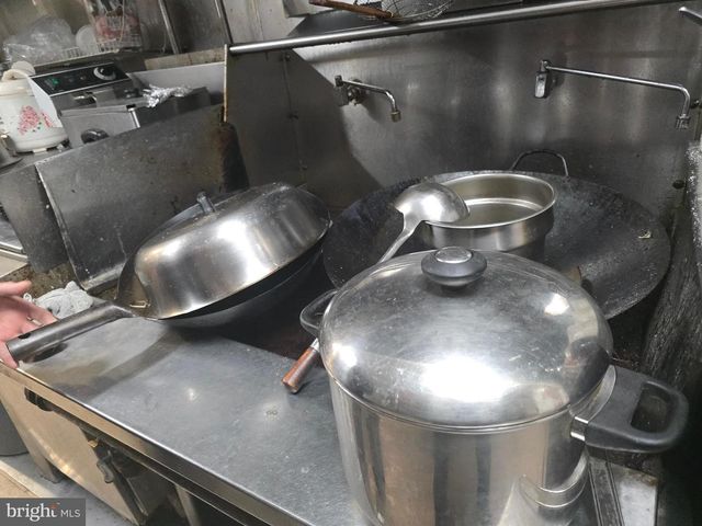 6001 UPLAND ST, Philadelphia, PA 19142