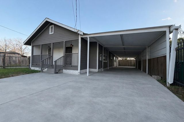 8226 Harding Street, Houston, TX 77012