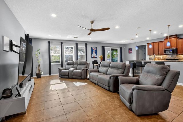 232 MAGNETA LOOP, Auburndale, FL 33823