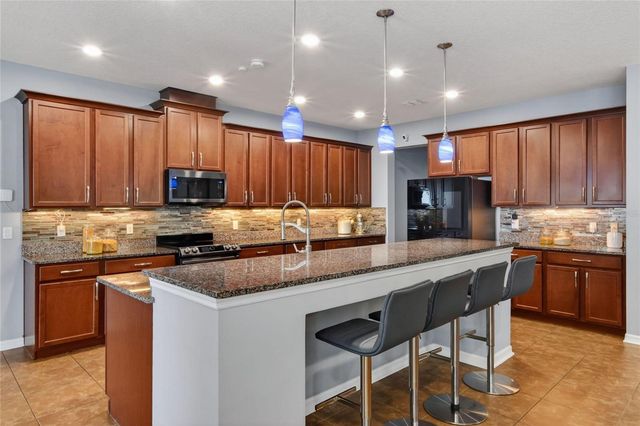 232 MAGNETA LOOP, Auburndale, FL 33823