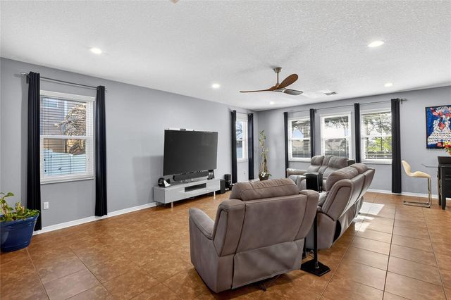 232 MAGNETA LOOP, Auburndale, FL 33823