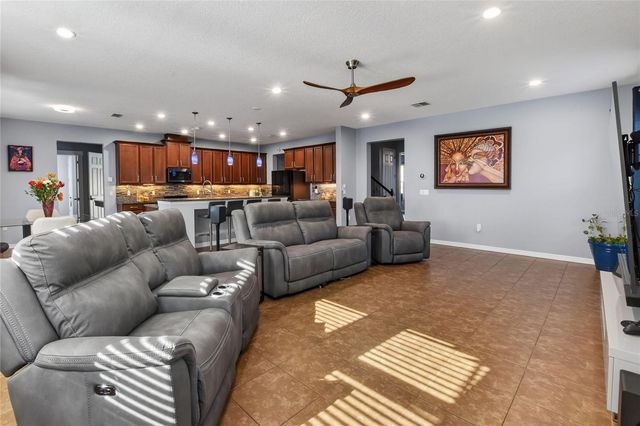 232 MAGNETA LOOP, Auburndale, FL 33823