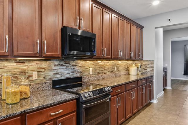 232 MAGNETA LOOP, Auburndale, FL 33823