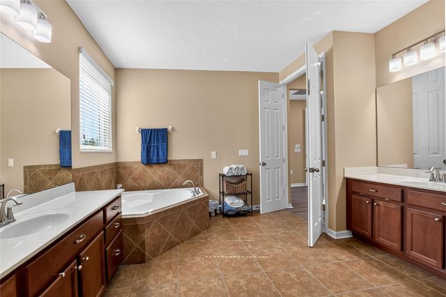 232 MAGNETA LOOP, Auburndale, FL 33823