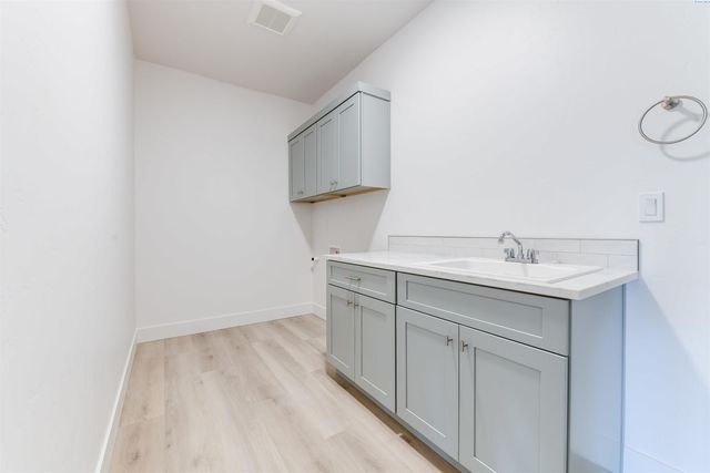 1656 Palermo Ave, Richland, WA 99352