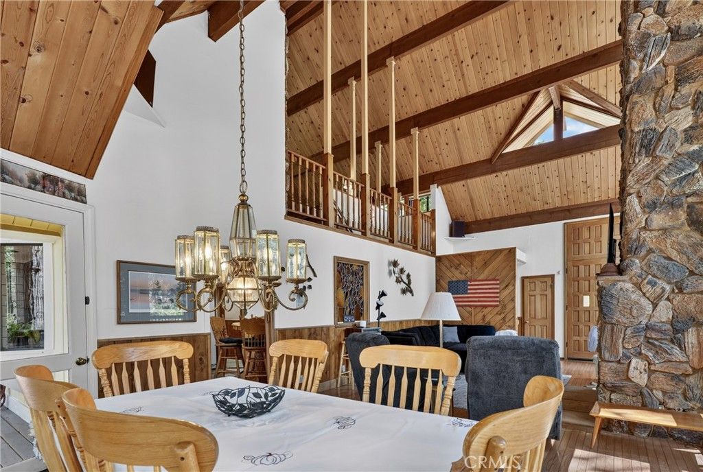 Image 16 of property listing at 27427 Pinewood, Lake Arrowhead, CA 92317