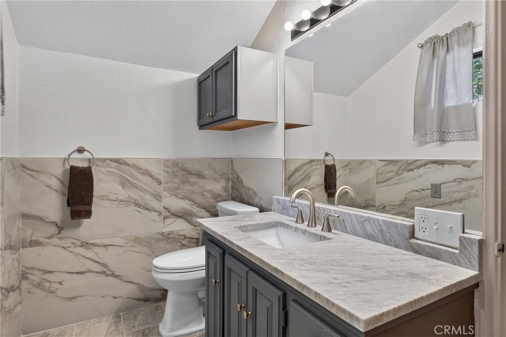 Image 23 of property listing at 27427 Pinewood, Lake Arrowhead, CA 92317