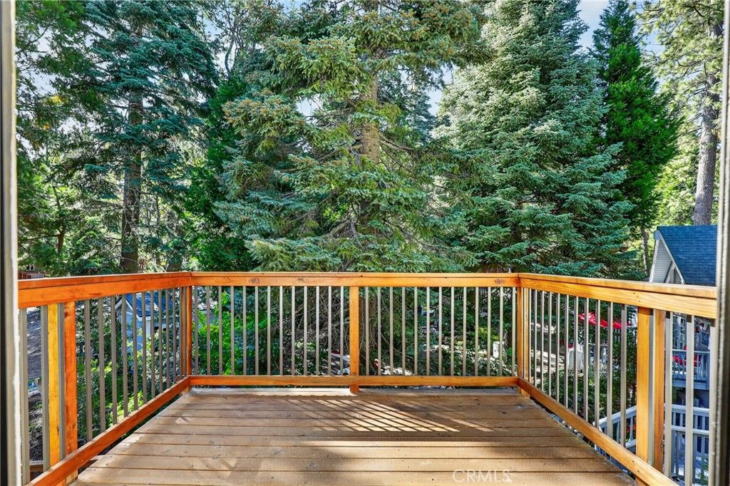 Image 25 of property listing at 27427 Pinewood, Lake Arrowhead, CA 92317