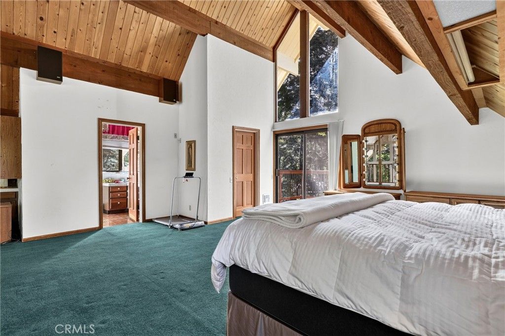 Image 27 of property listing at 27427 Pinewood, Lake Arrowhead, CA 92317