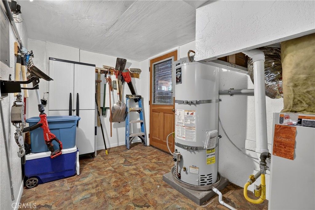 Image 33 of property listing at 27427 Pinewood, Lake Arrowhead, CA 92317
