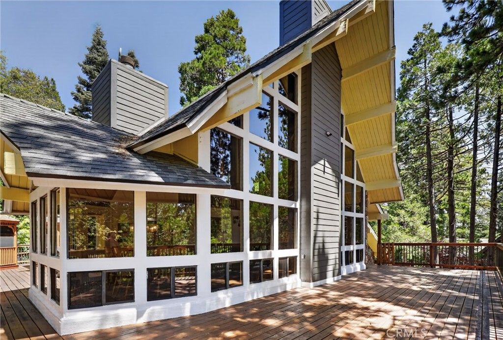 Image 44 of property listing at 27427 Pinewood, Lake Arrowhead, CA 92317