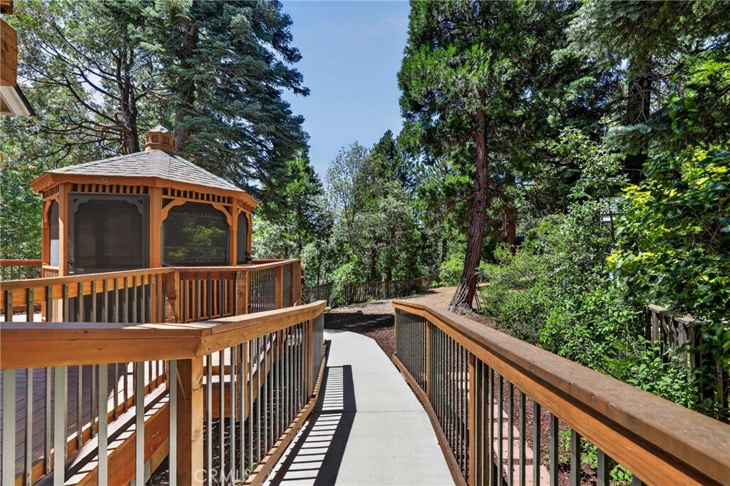 Image 50 of property listing at 27427 Pinewood, Lake Arrowhead, CA 92317