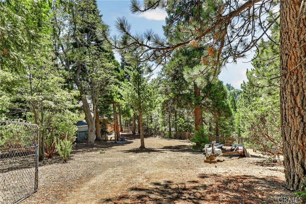Image 53 of property listing at 27427 Pinewood, Lake Arrowhead, CA 92317