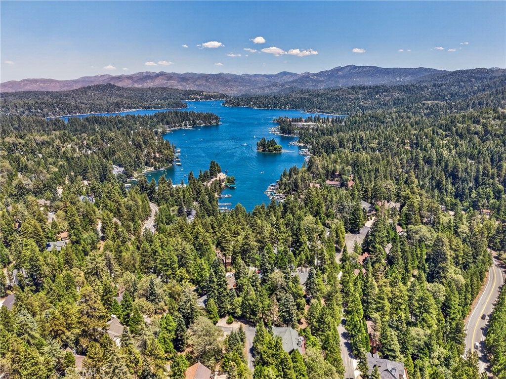 Image 58 of property listing at 27427 Pinewood, Lake Arrowhead, CA 92317