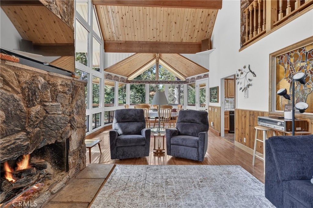 Image 9 of property listing at 27427 Pinewood, Lake Arrowhead, CA 92317