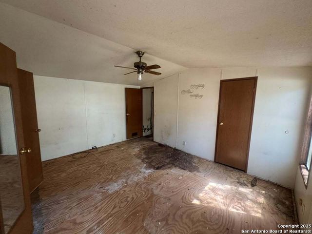 2907 Southern Breeze, Hondo, TX 78861