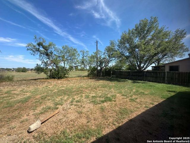 2907 Southern Breeze, Hondo, TX 78861