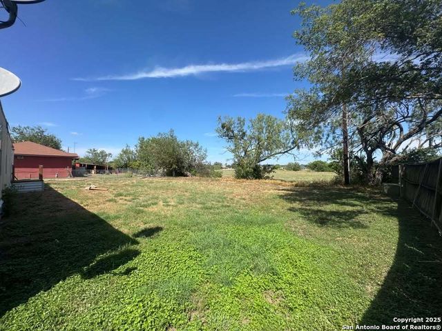 2907 Southern Breeze, Hondo, TX 78861