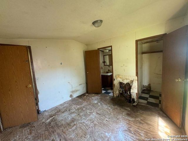 2907 Southern Breeze, Hondo, TX 78861