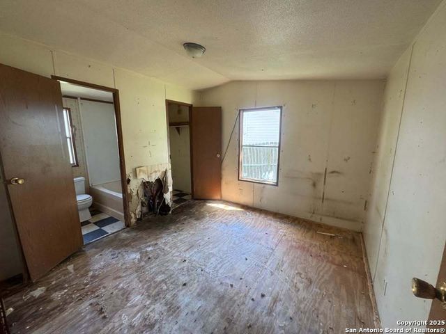 2907 Southern Breeze, Hondo, TX 78861