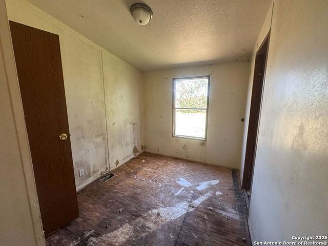 2907 Southern Breeze, Hondo, TX 78861