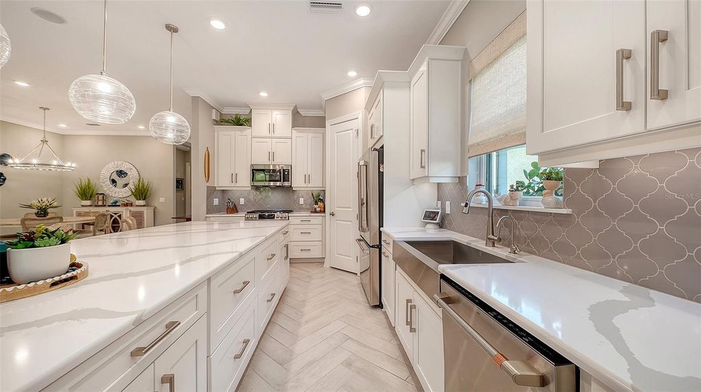 Image 14 of property listing at 6032 GRANDVIEW HILL COURT, Bradenton, FL 34203