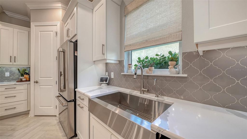 Image 15 of property listing at 6032 GRANDVIEW HILL COURT, Bradenton, FL 34203