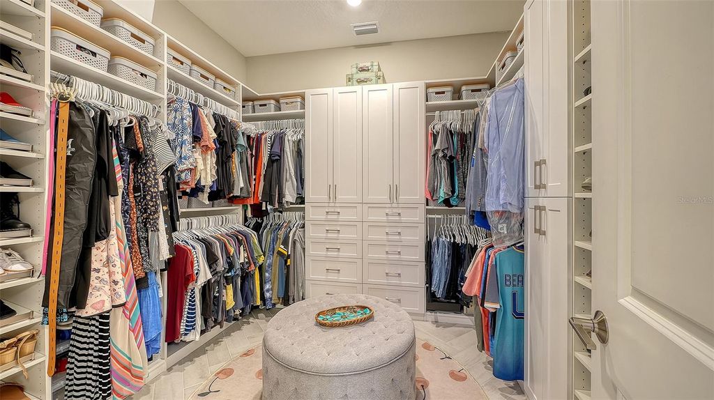 Image 26 of property listing at 6032 GRANDVIEW HILL COURT, Bradenton, FL 34203